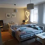 Apartment Mit Grossem Garten *