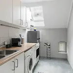 Mit Grossem Garten Apartment *