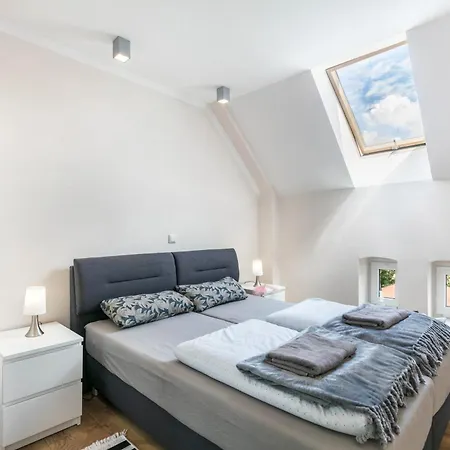 Mit Grossem Garten לינדו