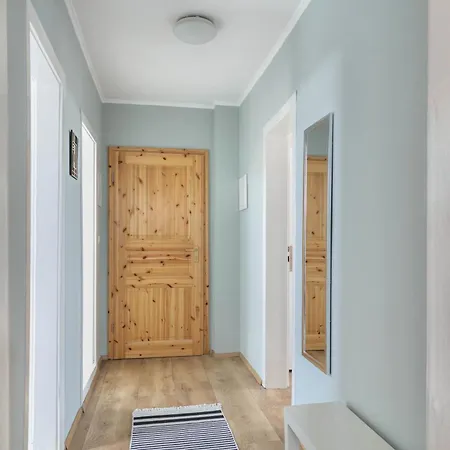 Mit Grossem Garten * ليندو