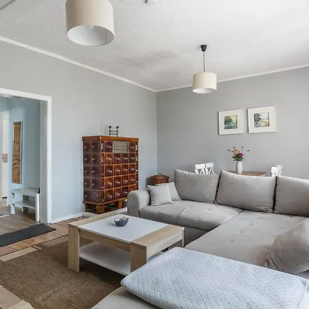 Apartment Mit Grossem Garten